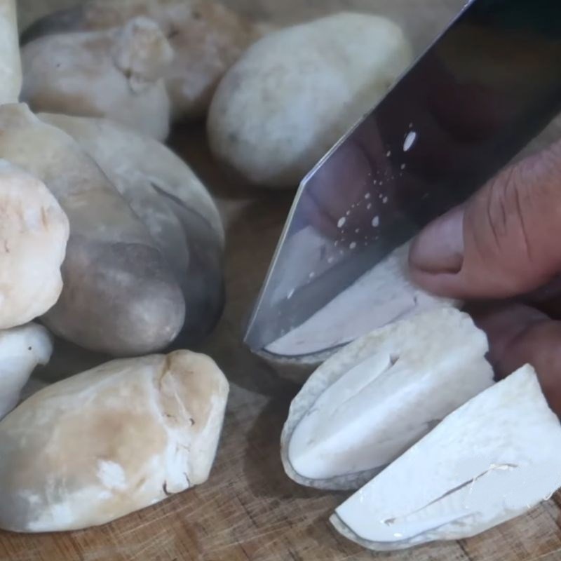 Step 1 Prepare the ingredients for Crab noodle soup with coconut milk