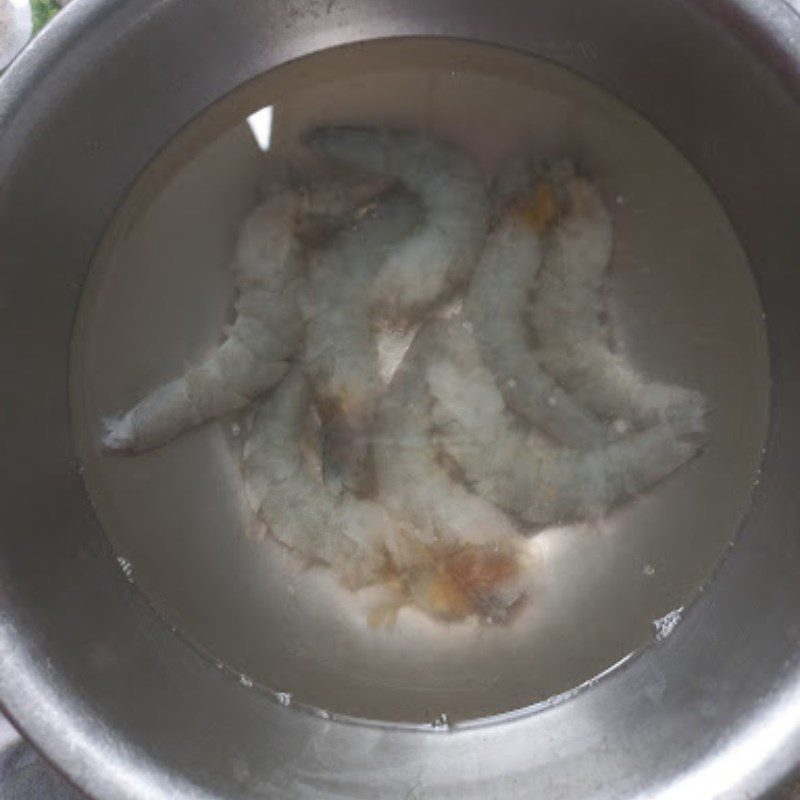 Step 1 Prepare the ingredients for fresh shrimp water spinach soup