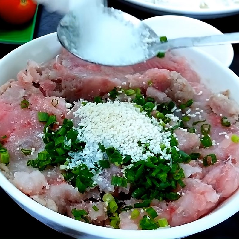 Step 1 Preparation of ingredients for Fish Cake Noodle Soup