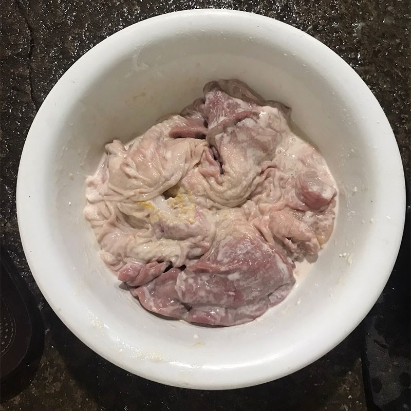 Step 1 Prepare the ingredients for steamed pig stomach with ginger