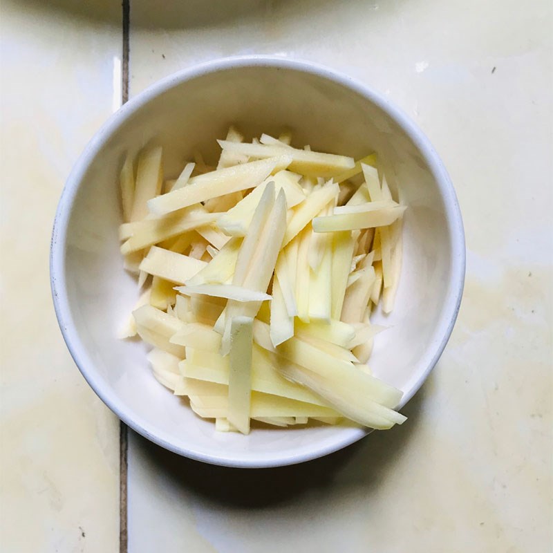 Step 1 Prepare the ingredients for steamed pig stomach with ginger