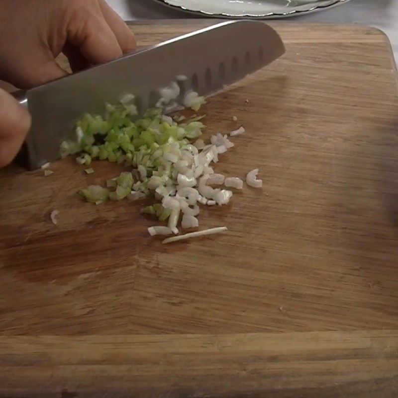 Step 1 Prepare the ingredients for mackerel braised with pork belly