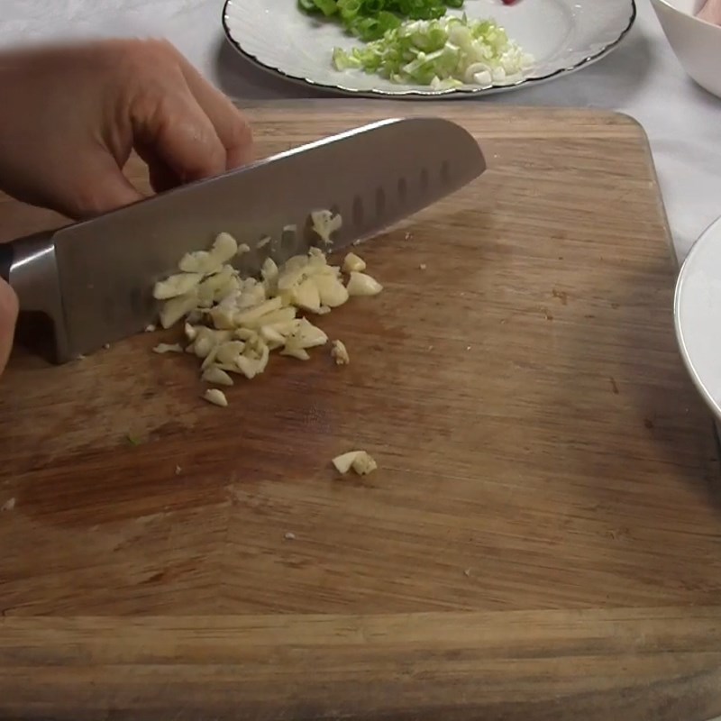 Step 1 Prepare the ingredients for mackerel braised with pork belly