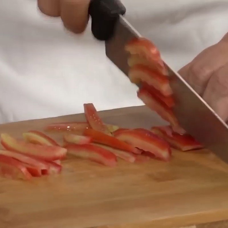 Step 2 Prepare the remaining ingredients for Salmon Basil Salad