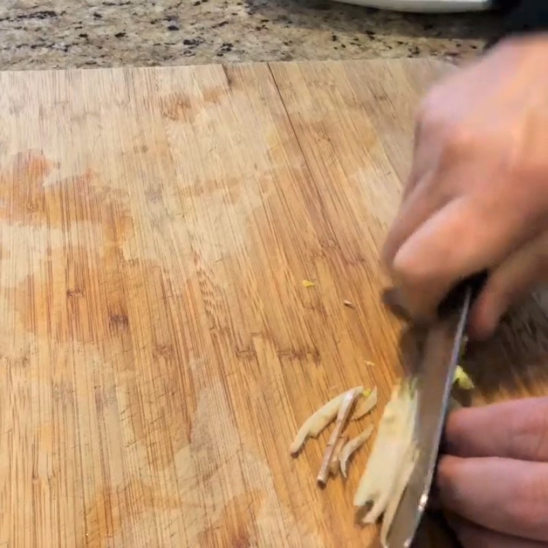 Step 2 Prepare the remaining ingredients for celery shrimp salad with sesame oil dressing