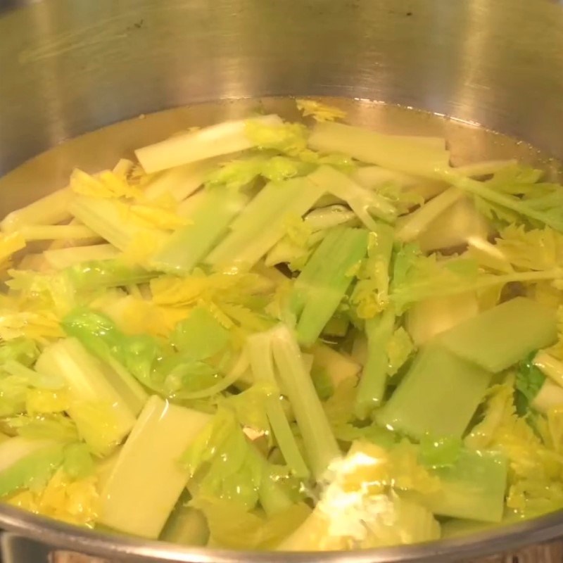 Step 2 Prepare the remaining ingredients for celery shrimp salad with sesame oil dressing