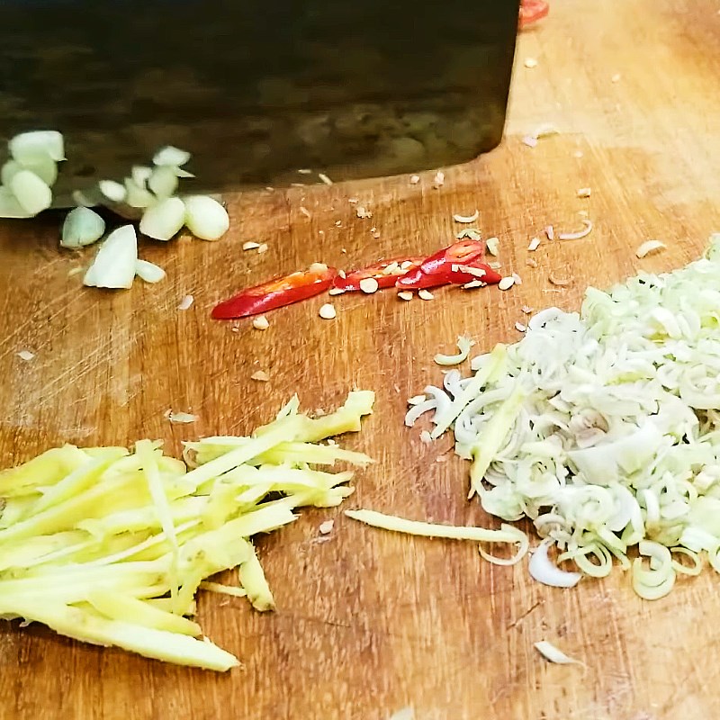 Step 3 Prepare the remaining ingredients Duck salad with Vietnamese knotweed and green bananas (pressed duck salad)