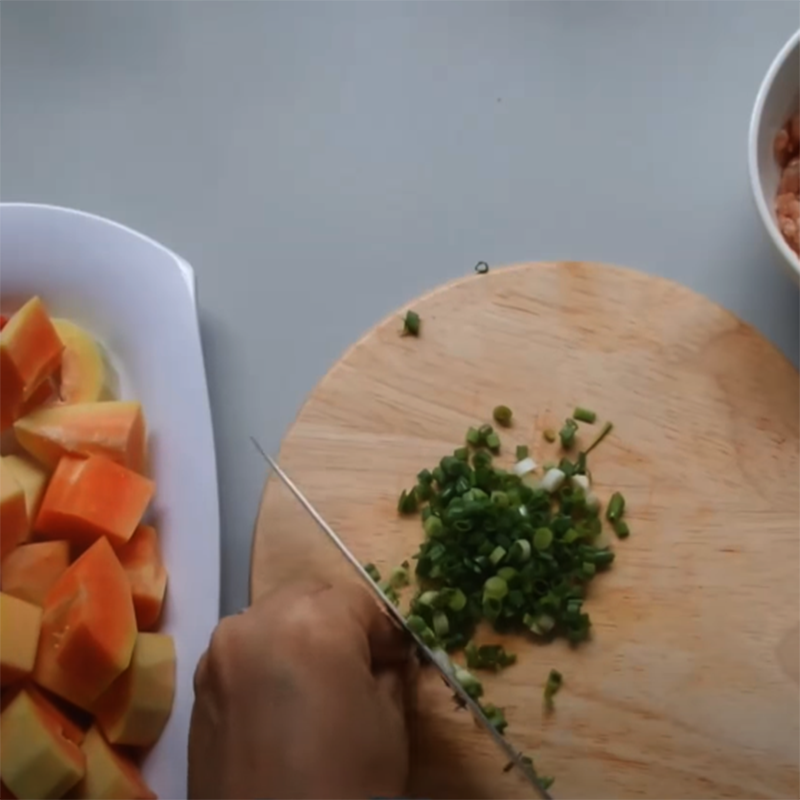 Step 2 Prepare the other ingredients Ground pork papaya soup