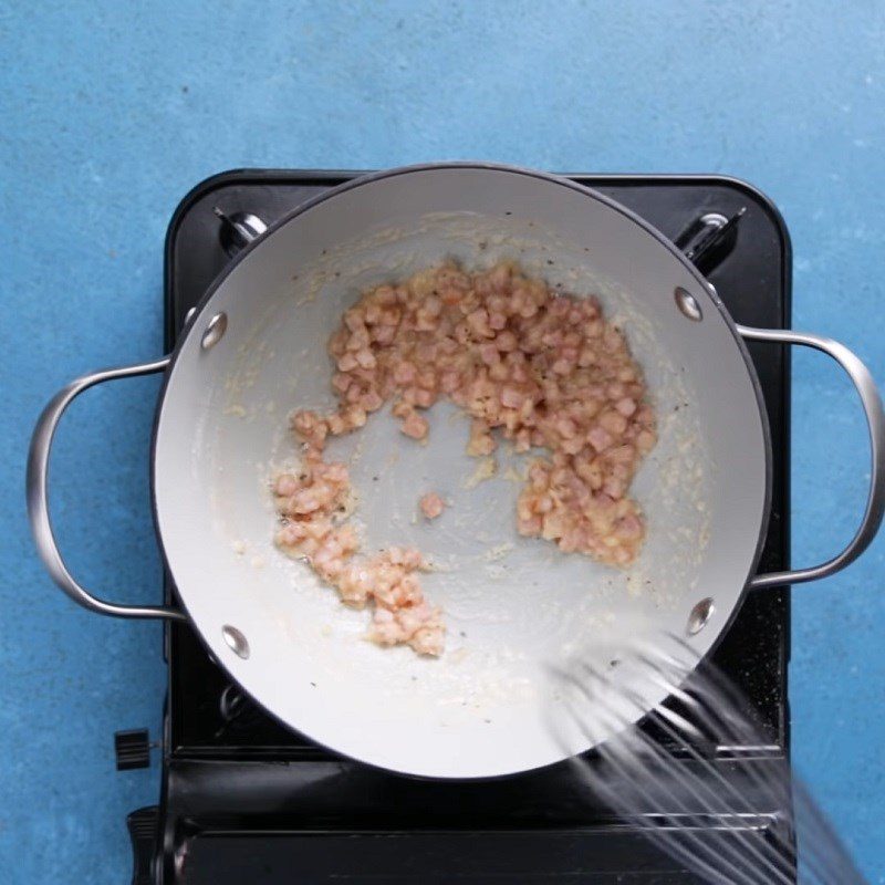 Step 2 Cook the cream sauce Baked Potatoes with Bacon