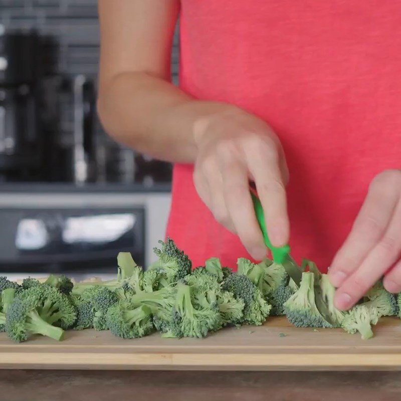 Step 2 Prepare Other Ingredients Stir-fried Broccoli with Chicken