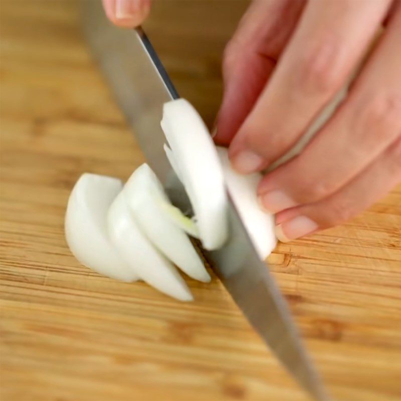 Step 2 Prepare other ingredients for Thai-style beef salad