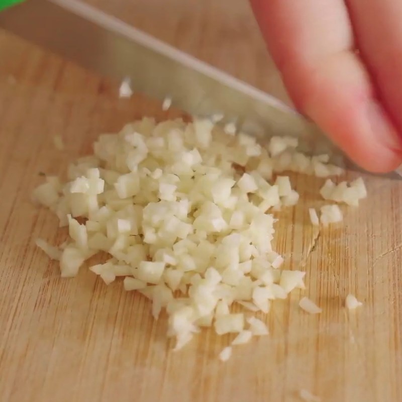 Step 2 Prepare other ingredients Stir-fried broccoli with chicken
