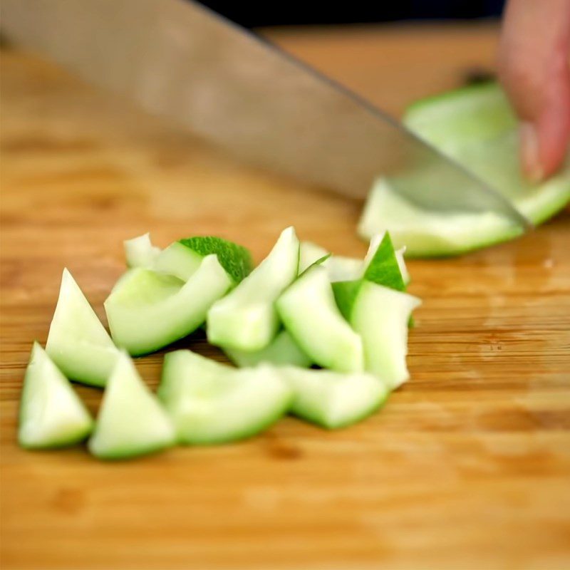 Step 2 Prepare other ingredients for Thai-style beef salad