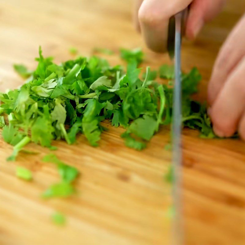 Step 2 Prepare other ingredients for Thai-style beef salad