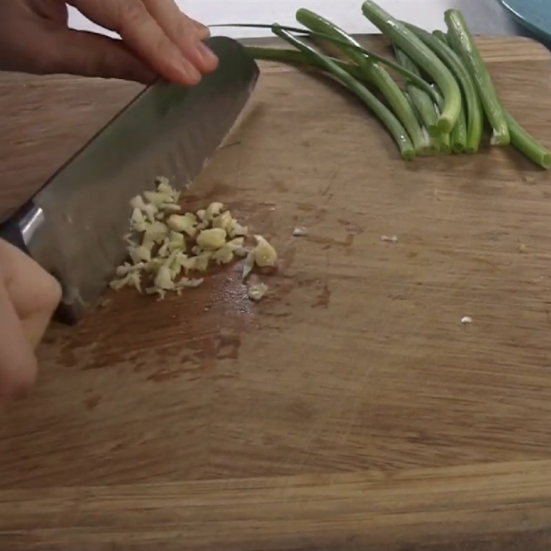 Step 2 Prepare other ingredients Chicken with ground pepper