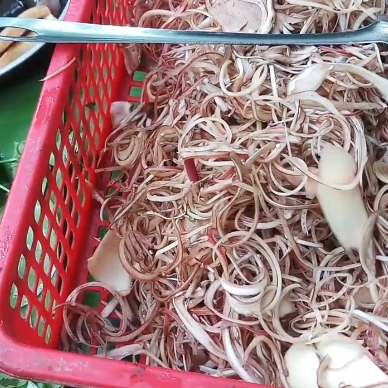 Step 2 Prepare other ingredients Eel hotpot with sour leaves