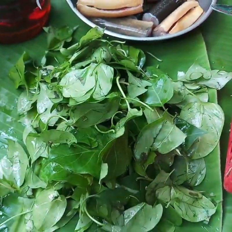 Step 2 Prepare other ingredients Eel hotpot with sour leaves