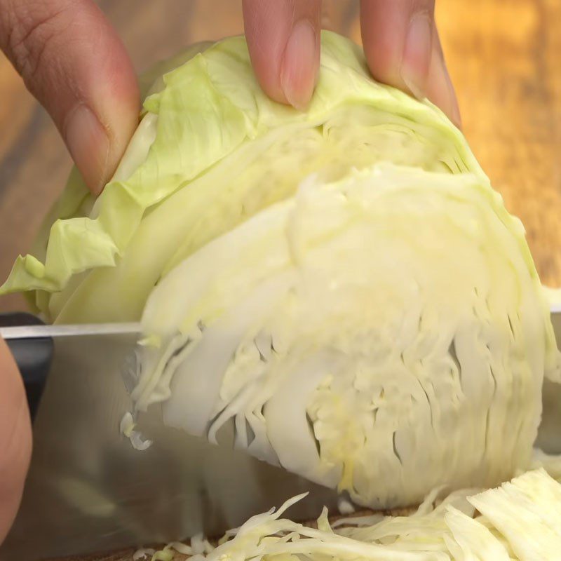 Step 4 Preparing other ingredients for beef and mushroom spring rolls