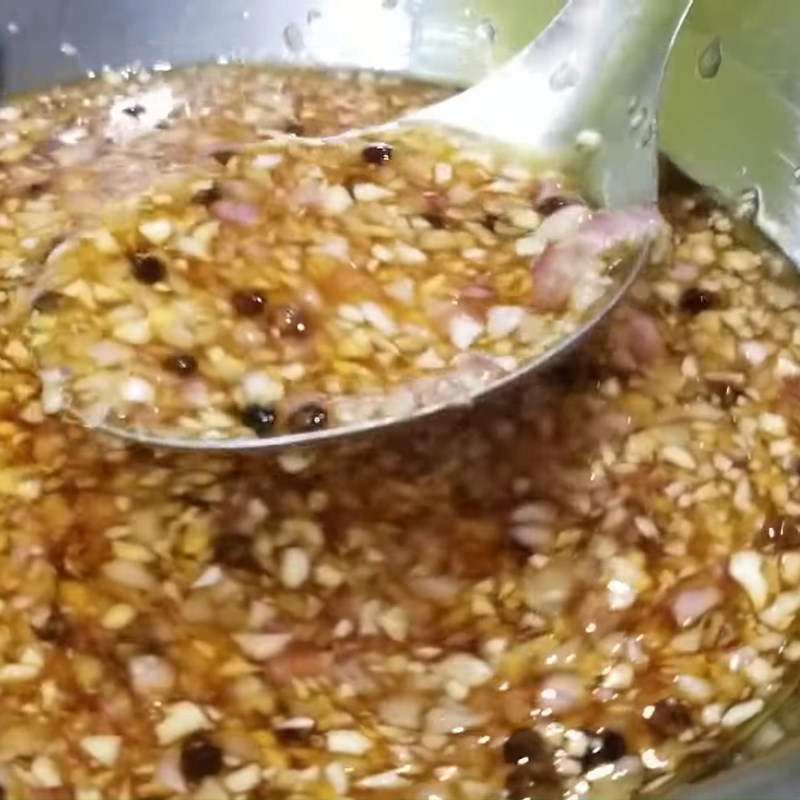 Step 3 Prepare other ingredients Mackerel braised with pork belly and galanga