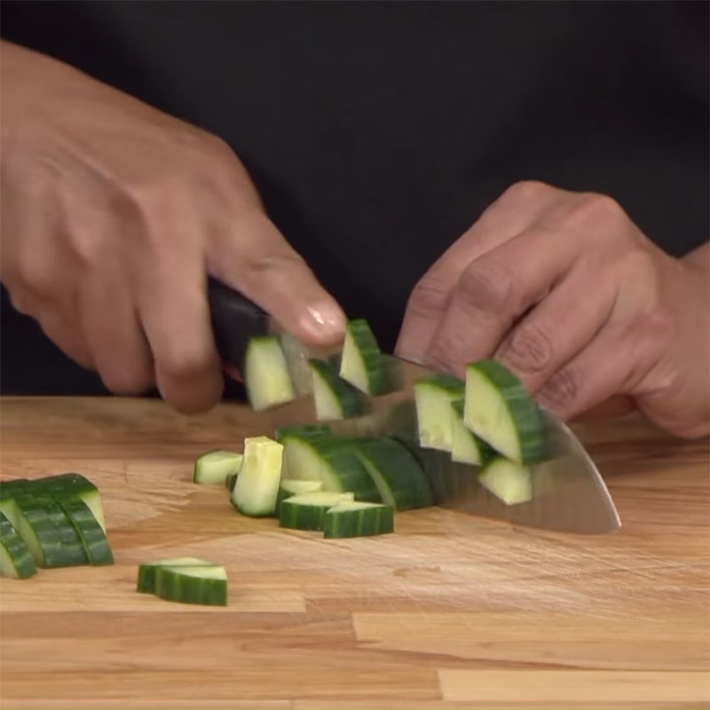 Step 3 Prepare other ingredients Cucumber chicken sandwich