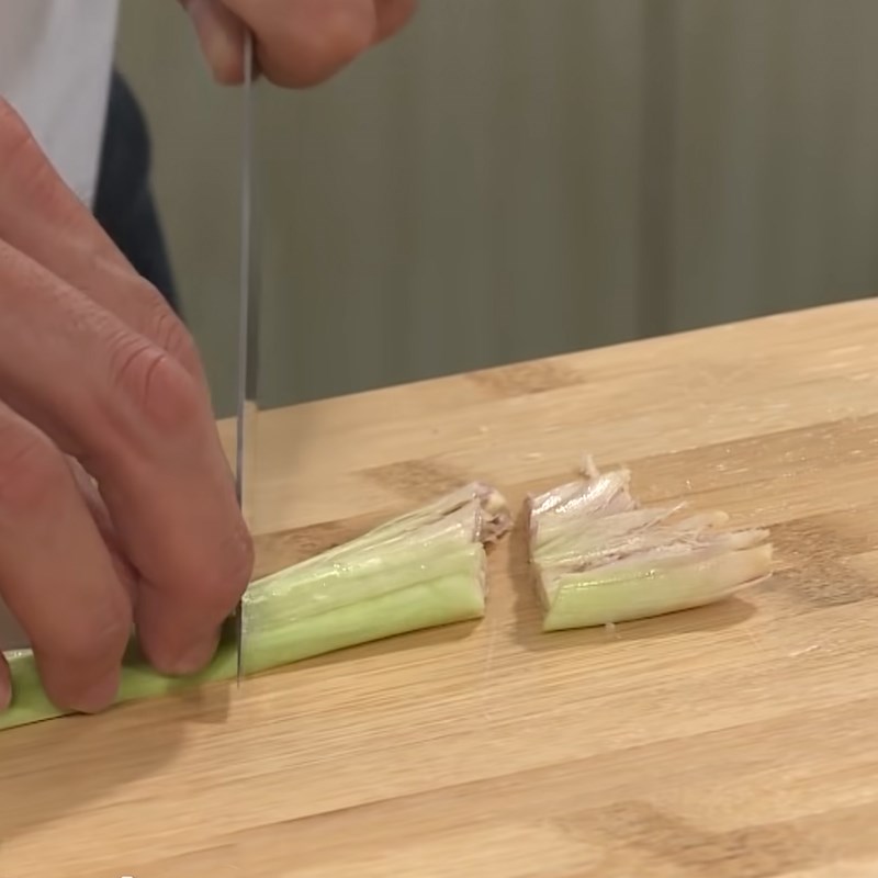 Step 2 Prepare other ingredients Fish hotpot with bamboo shoots