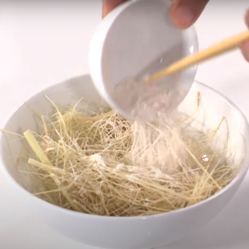 Step 2 Prepare other ingredients Sun-dried Fried Beef