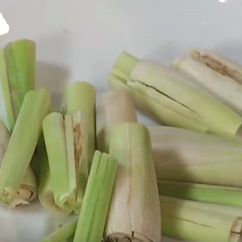 Step 2 Prepare the other ingredients Steamed glass fish with lemongrass