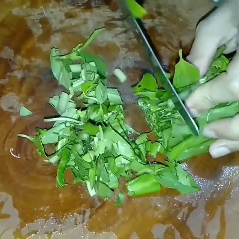 Step 2 Prepare other ingredients Dried stingray cooked with sour soup and water spinach