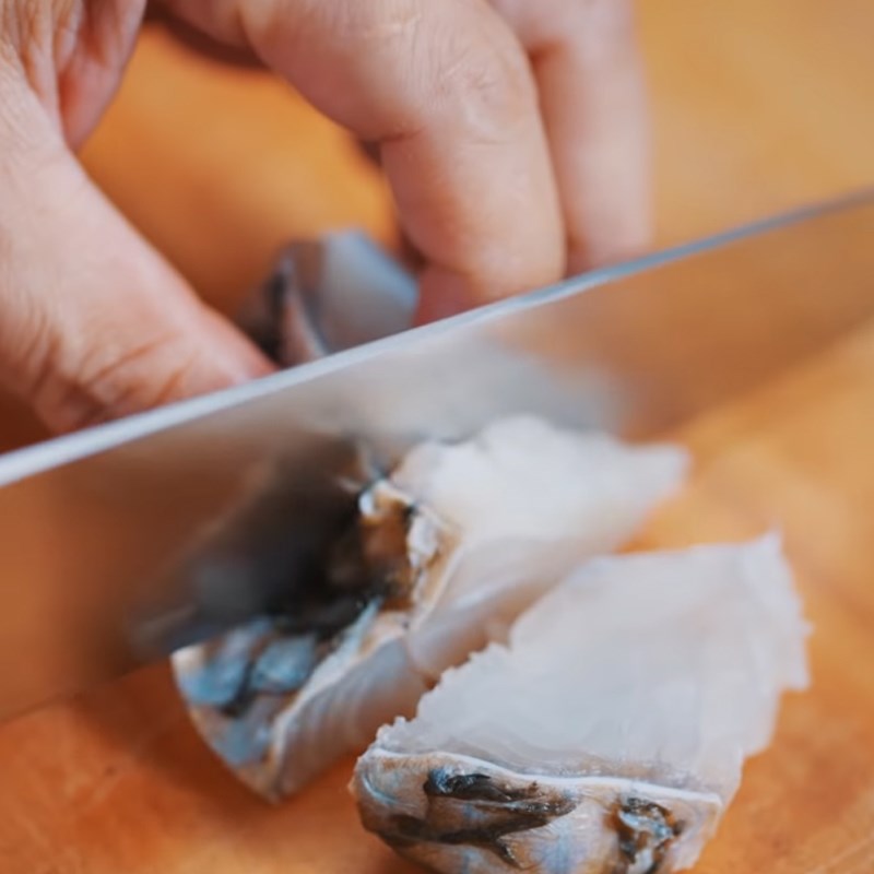 Step 2 Prepare other ingredients for seafood crab hotpot