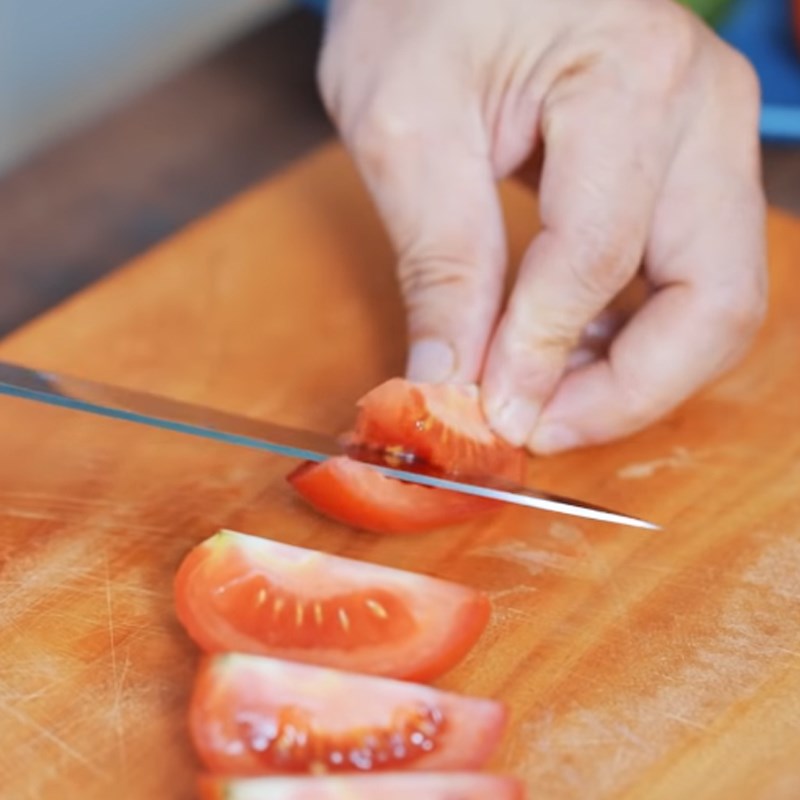 Step 2 Prepare other ingredients for seafood crab hotpot