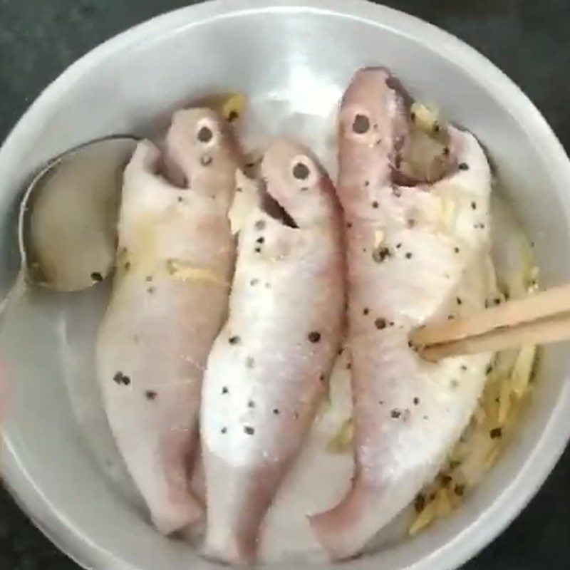 Step 2 Prepare other ingredients for Braised Mackerel