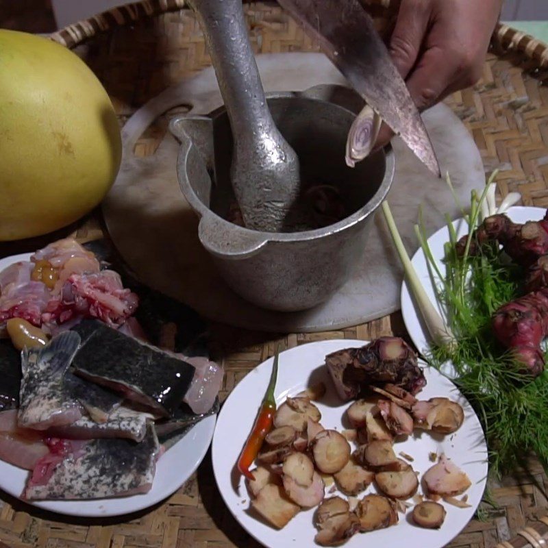 Step 2 Prepare other ingredients Catfish braised with galangal