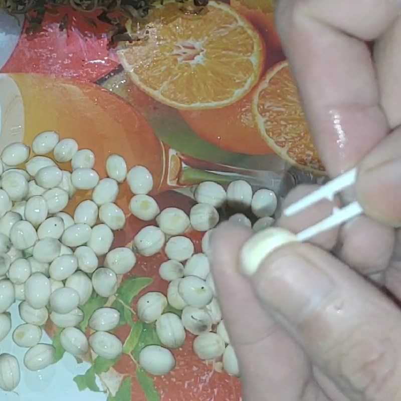 Step 2 Prepare other ingredients Duck stewed with lotus seeds