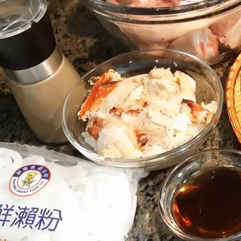 Step 2 Prepare other ingredients for Crab and Pork Leg Cake