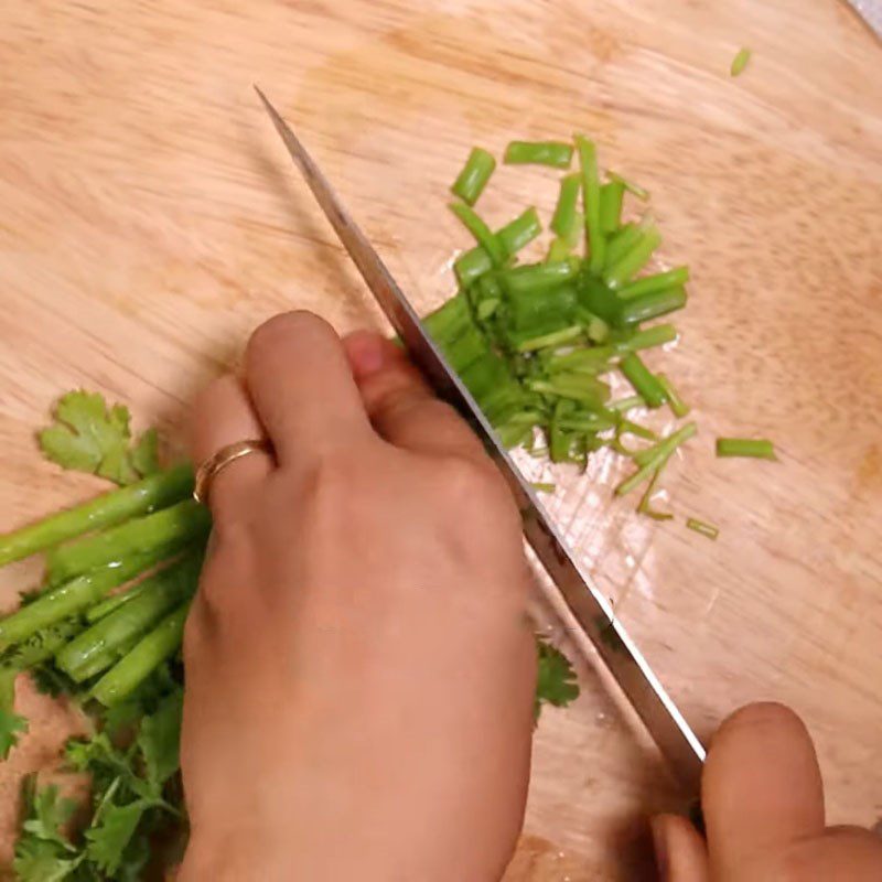 Step 3 Prepare other ingredients for Fish noodle soup