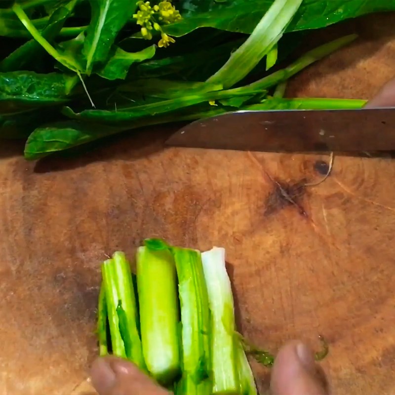 Step 2 Prepare the mustard greens Chicken liver porridge with mustard greens