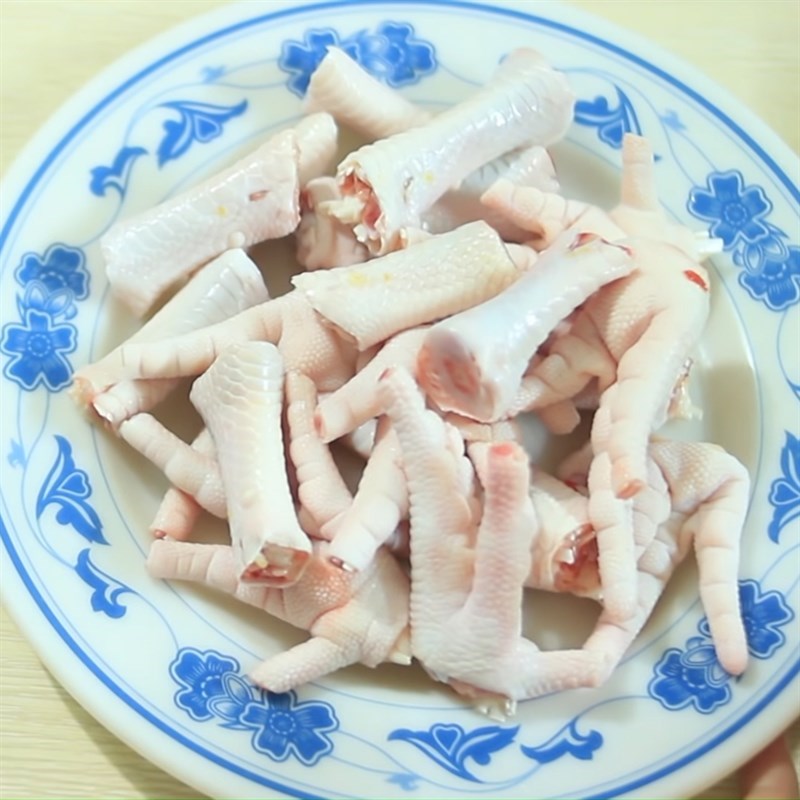 Step 1 Prepare chicken feet Spicy lemongrass chicken feet