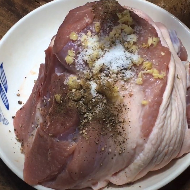 Step 1 Prepare the pork knuckle German-style Milk Braised Pork Knuckle