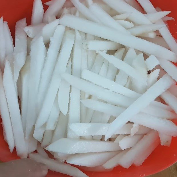 Step 1 Prepare the white radish Sweet and Sour Pickled Radish