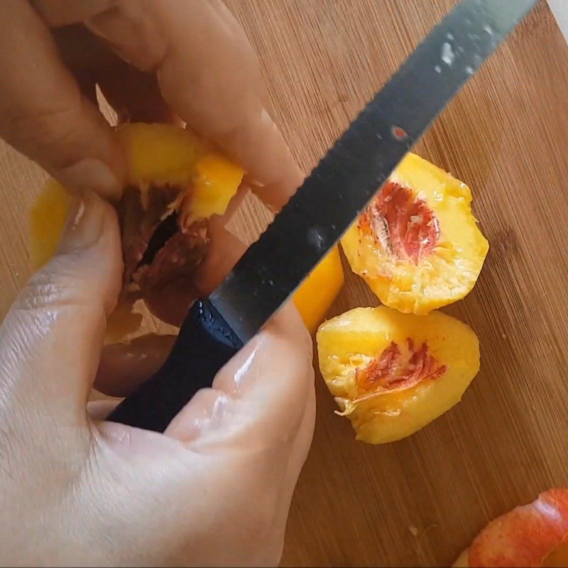 Step 1 Prepare the peaches for Cooking Peach Juice (peach juice)