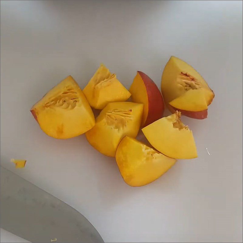 Step 1 Prepare the peaches for Yogurt Peach Smoothie