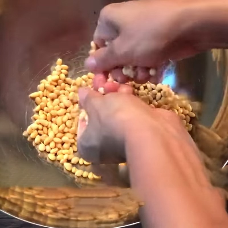 Step 1 Prepare the soybeans Whole Soybean Milk