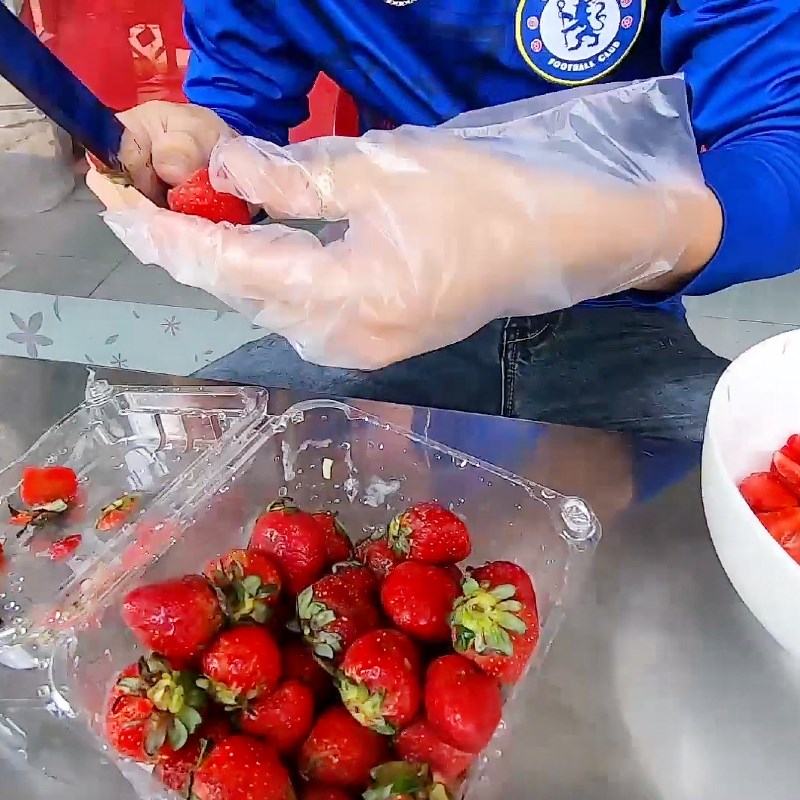Step 1 Prepare the Strawberries Yogurt-Soaked Strawberries