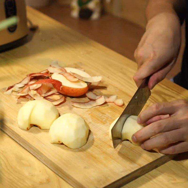Step 1 Prepare pineapple and apple for Pineapple Apple Juice