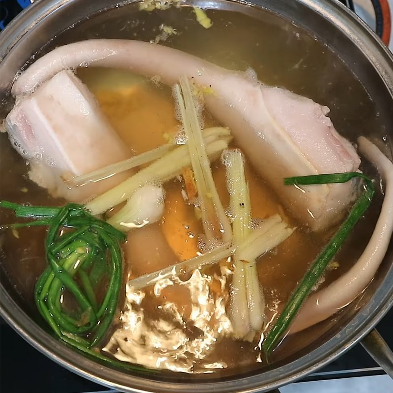 Step 1 Prepare the Pork Tails Fried Pork Tails with Fish Sauce