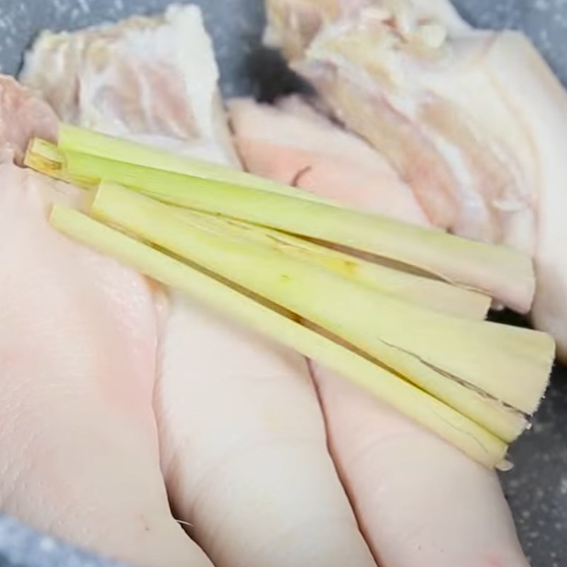 Step 2 Preparation of pig tails Salted pig tail