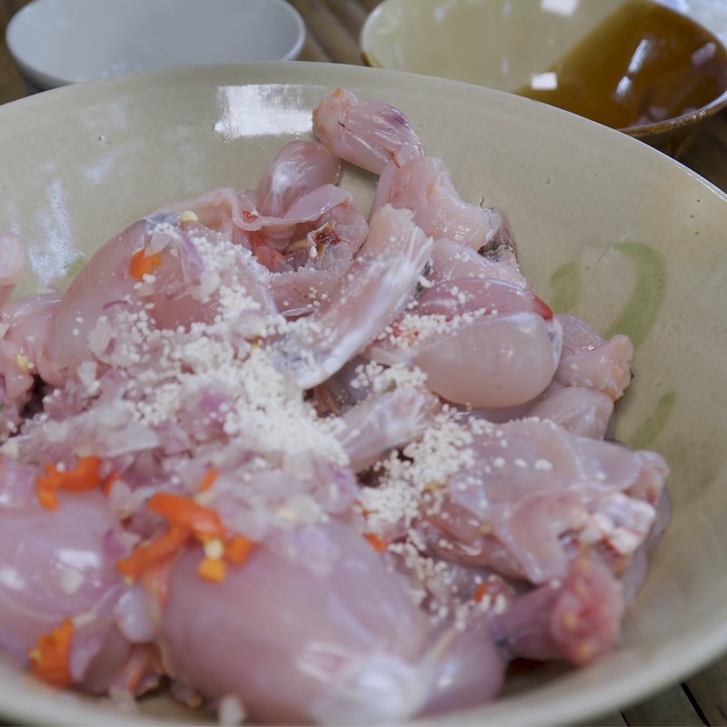 Step 1 Prepare the frog for Frog Hot Pot with Fermented Rice