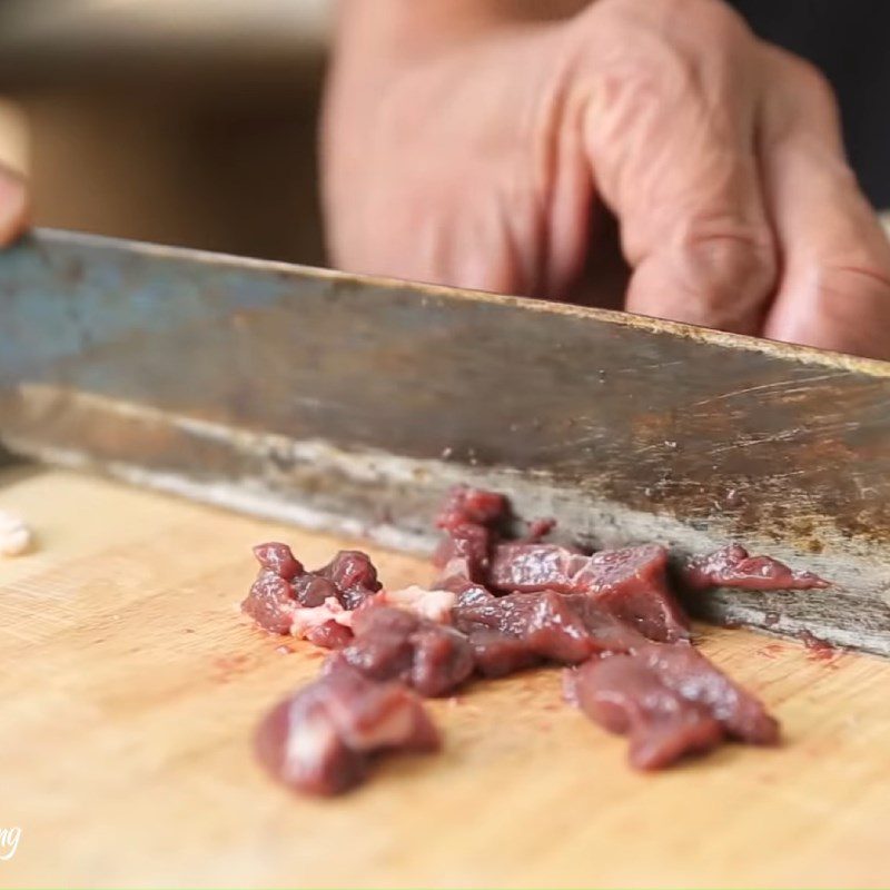 Step 4 Preparing pig liver Northern-style porridge