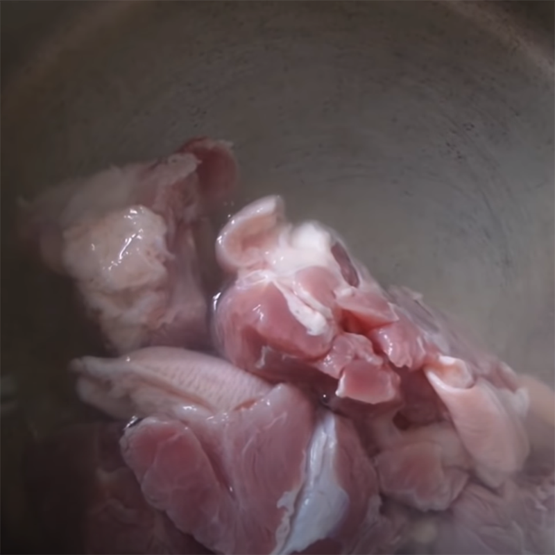 Step 3 Prepare the pork leg Pork leg soup