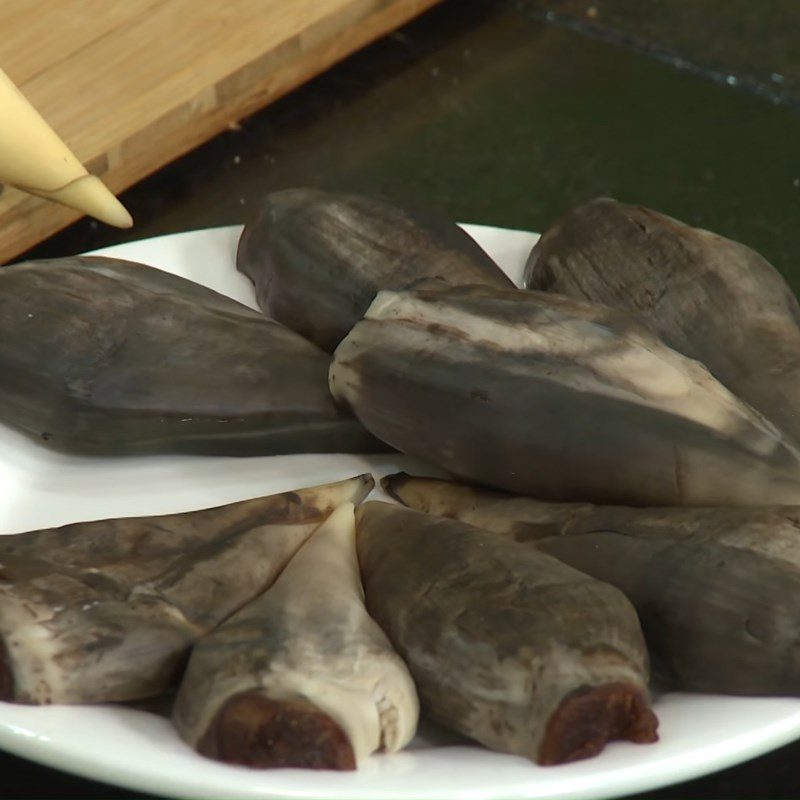 Step 1 Prepare banana flowers Banana flowers stewed with galangal